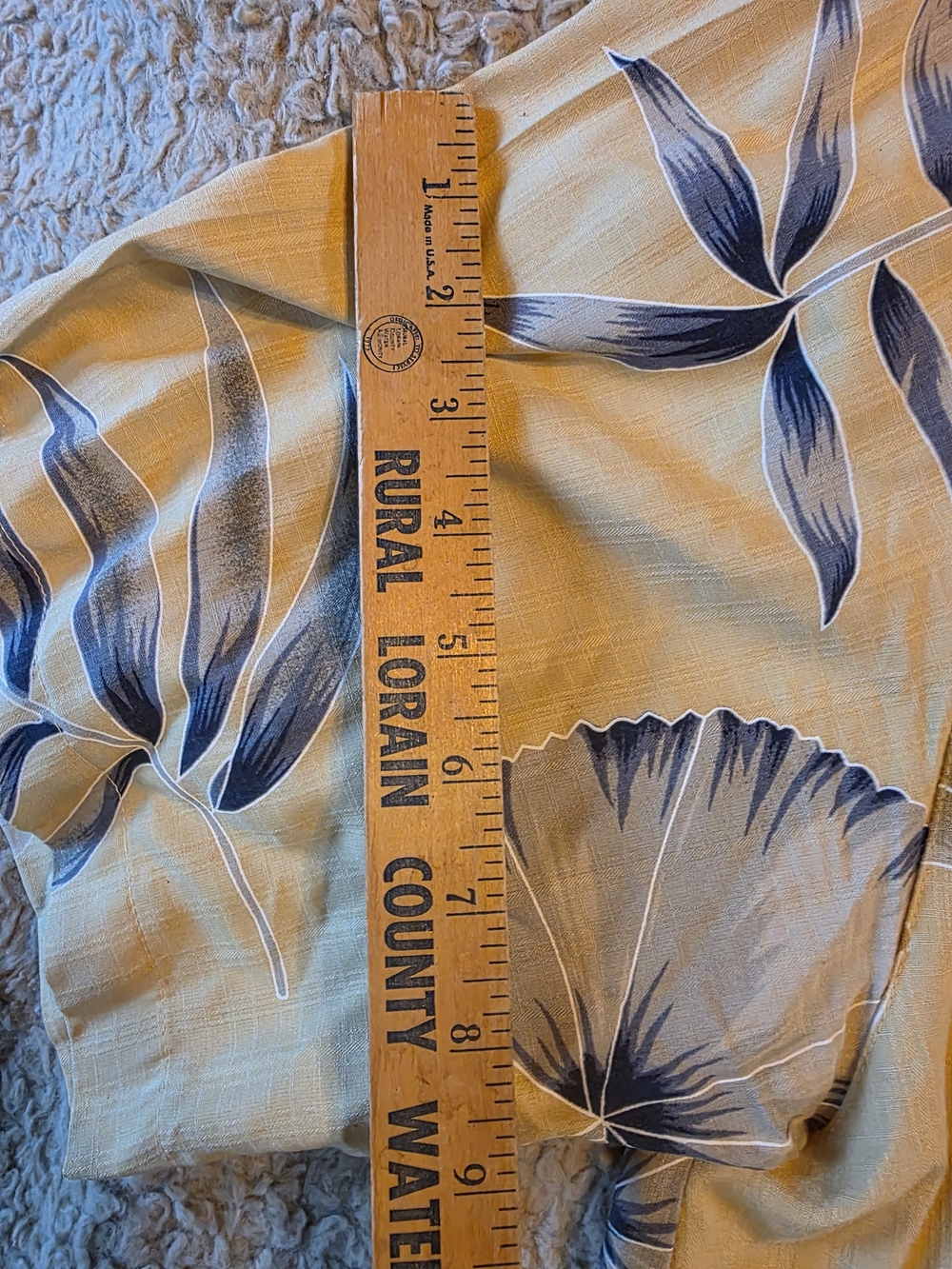 Silk Men's Short Sleeve Yellow Floral Button-Up Shirt - Picture 5 of 9